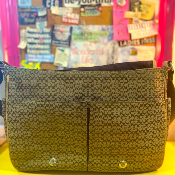 Gently loved authentic Coach messenger bag - Picture 2 of 16